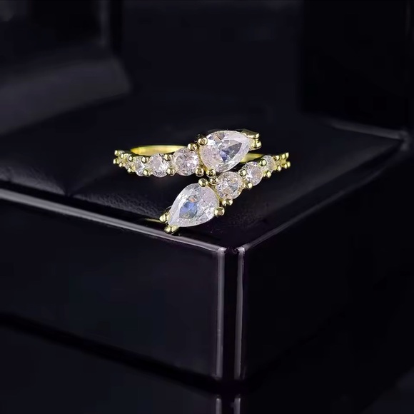 Elegant Adjustable Double Teardrop CZ Ring โ Silver/Gold Finish - Picture 4 of 11